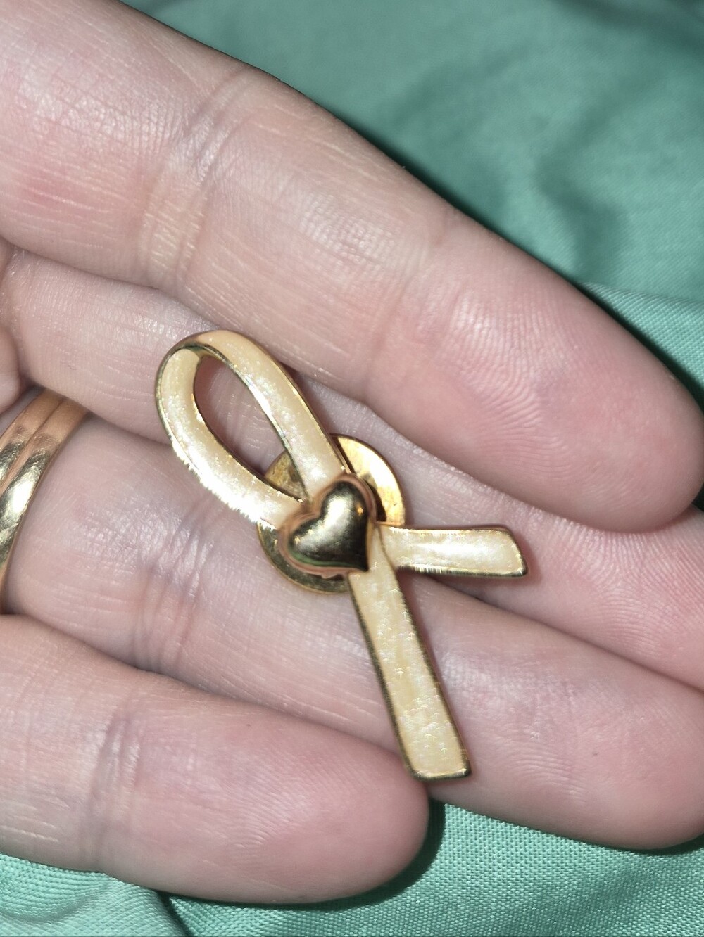 VINTAGE AVON Gold Ribbon Heart Pin - Women Jewelry